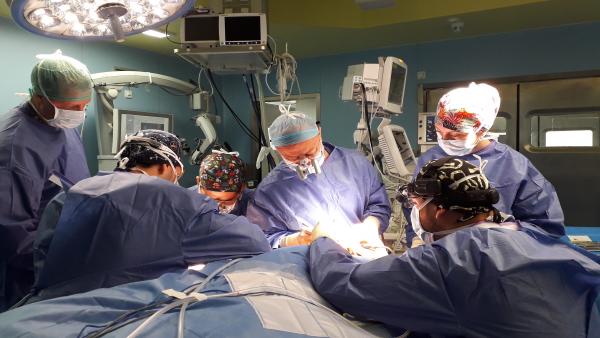 La Ribera rep un dels primers trasplantaments de ganglis del coll a un pacient amb limfedema a Espanya